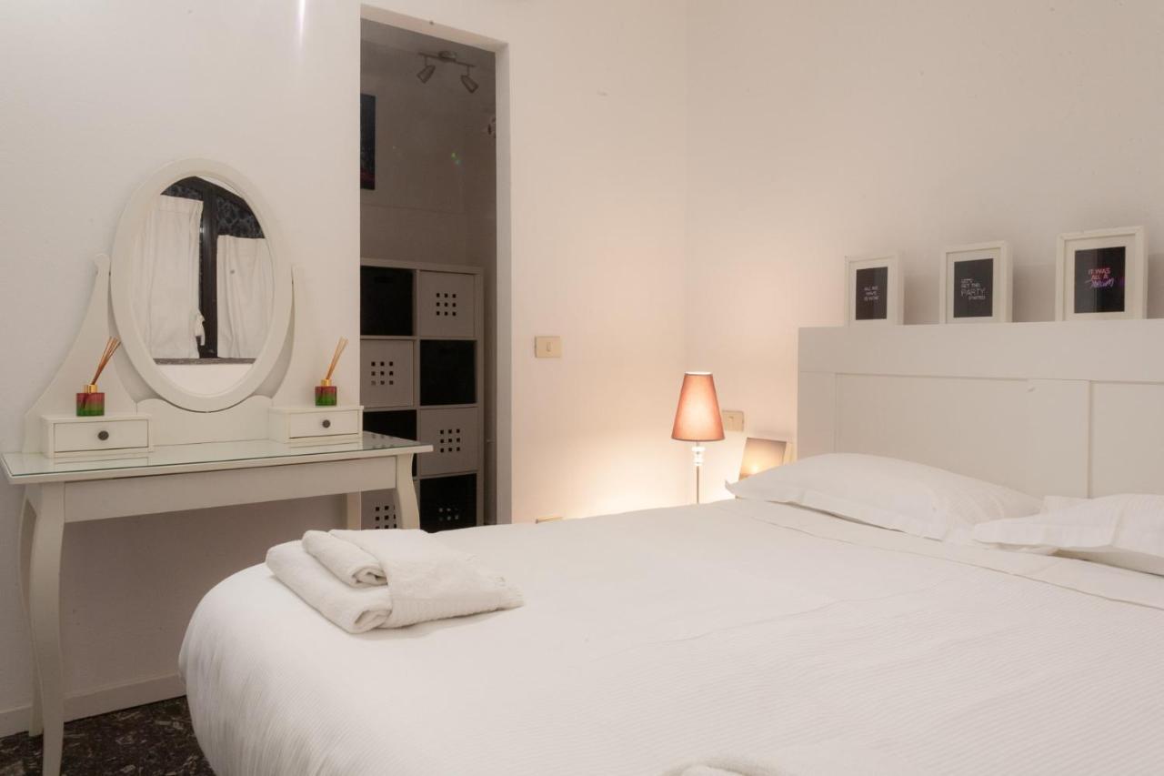 Апартаменты Bnbutler - Vigevano, 13 - A Due Passi Dalla Darsena Милан Экстерьер фото